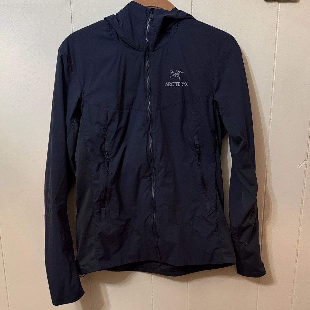 Arc'teryx Women's Puffer Jacket - Navy Blue